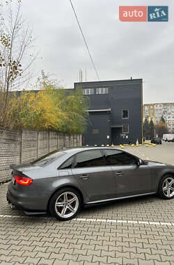 Седан Audi A4 2014 в Львові