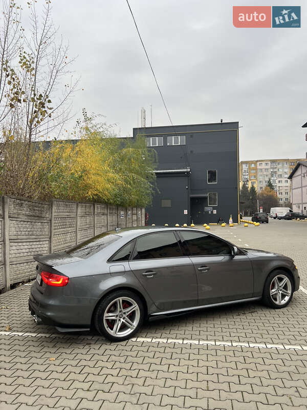 Седан Audi A4 2014 в Львові