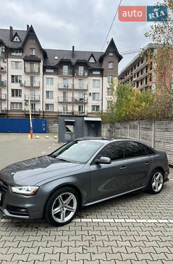 Седан Audi A4 2014 в Львові
