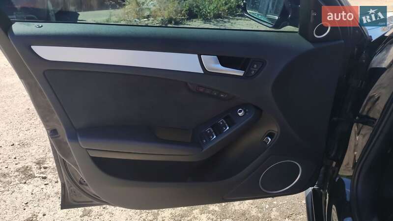 Седан Audi A4 2013 в Рівному