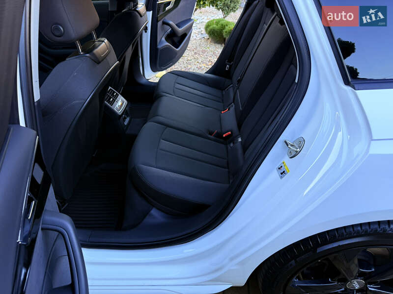 Универсал Audi A4 2022 в Мукачево