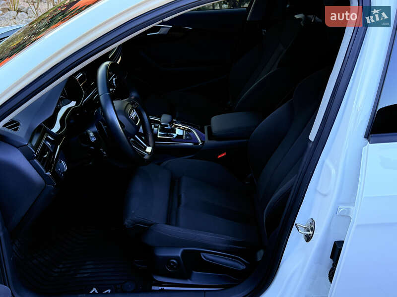 Универсал Audi A4 2022 в Мукачево