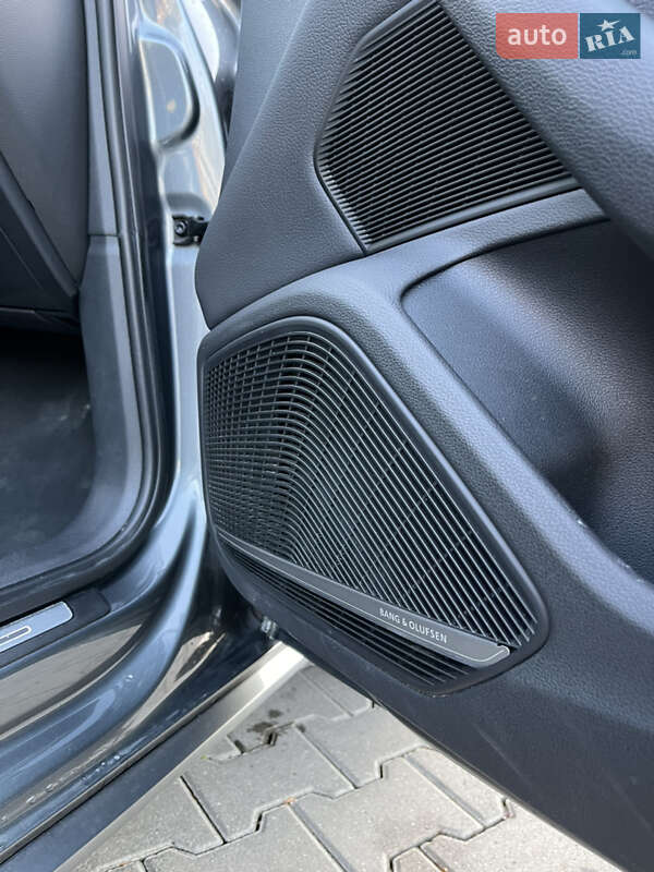 Седан Audi A4 2016 в Львове