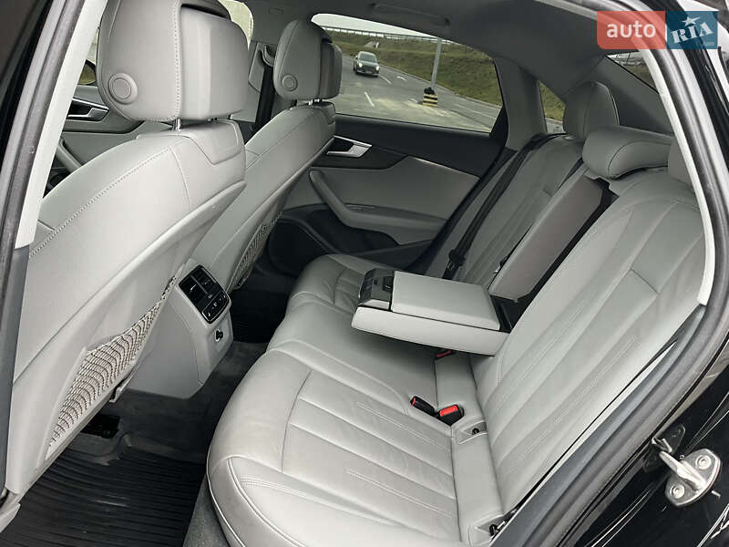 Седан Audi A4 2018 в Львові