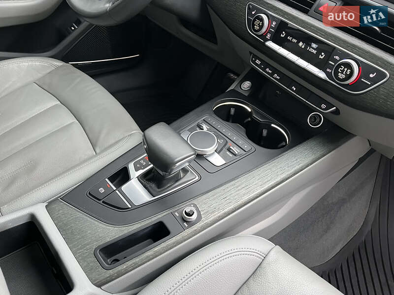 Седан Audi A4 2018 в Львові