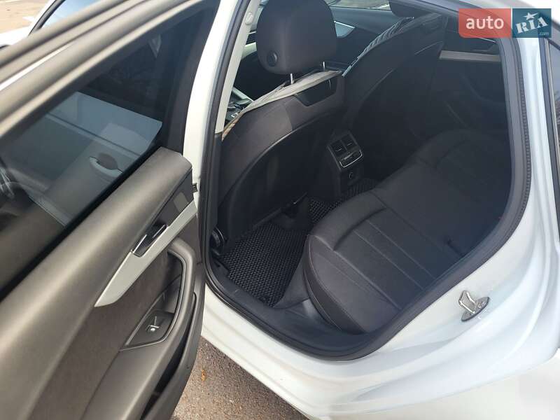 Седан Audi A4 2018 в Киеве фото 12 Седан Audi A4 2018 в Киеве