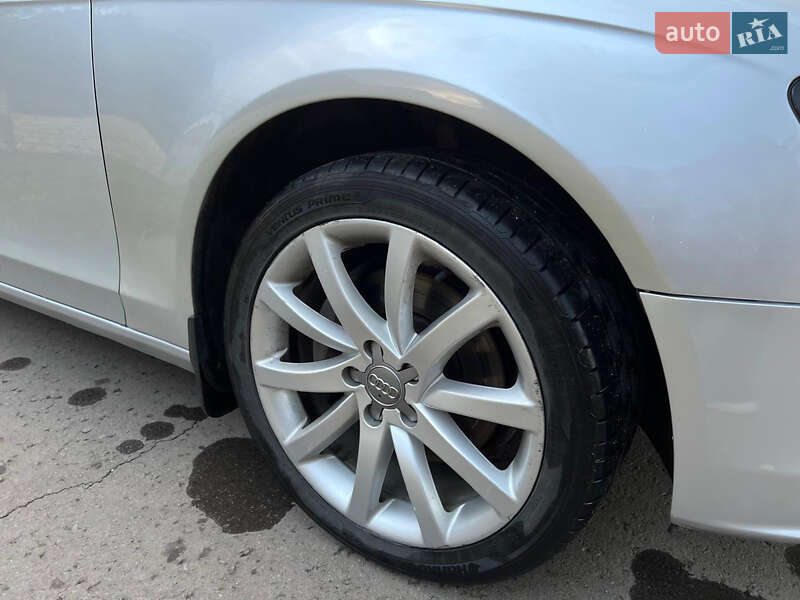 Седан Audi A4 2013 в Городенке