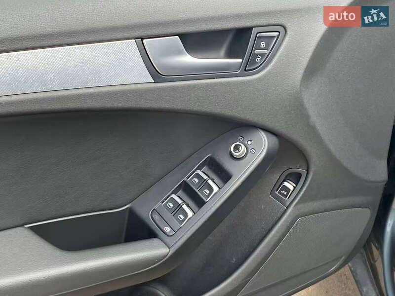 Седан Audi A4 2013 в Києві