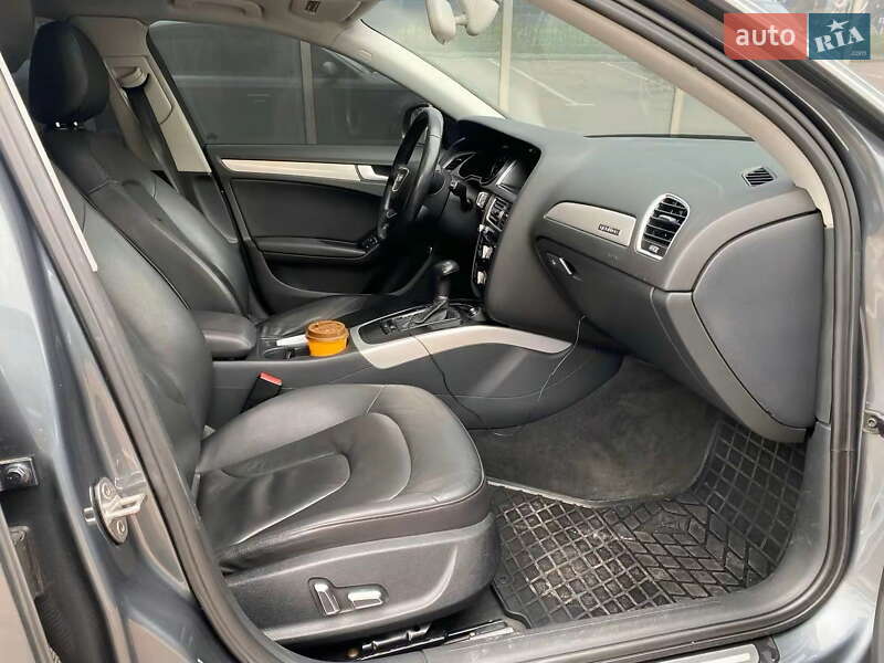 Седан Audi A4 2013 в Києві