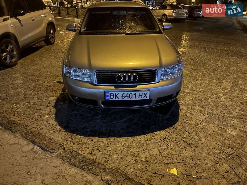 Універсал Audi A4 2004 в Ужгороді