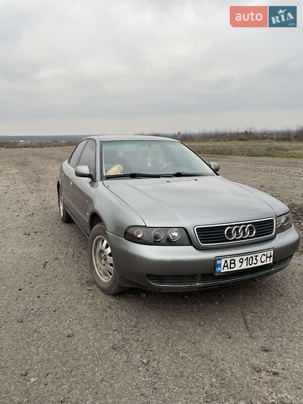 Седан Audi A4 1997 в Погребище