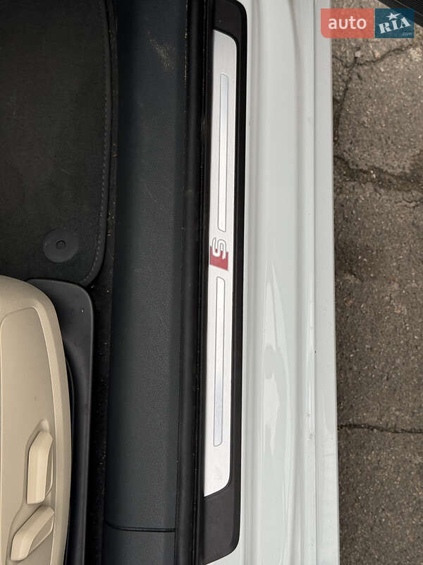 Седан Audi A4 2018 в Києві