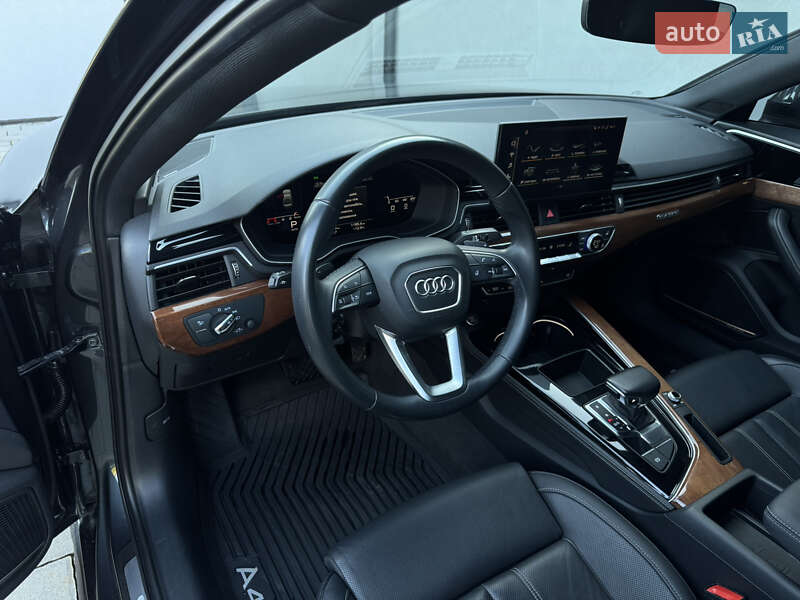 Седан Audi A4 2021 в Луцьку