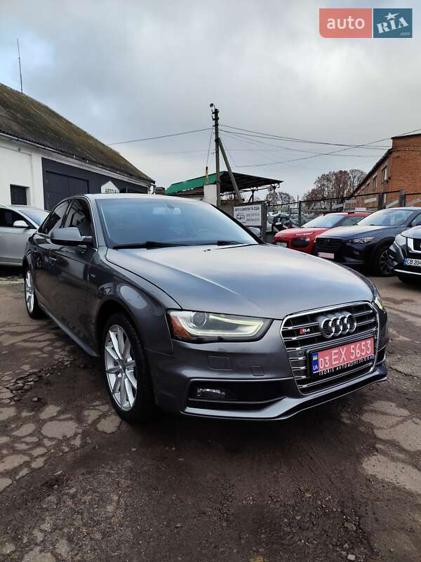 Седан Audi A4 2015 в Чернігові