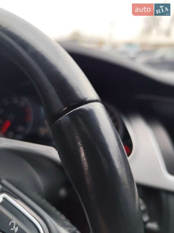 Седан Audi A4 2015 в Чернігові