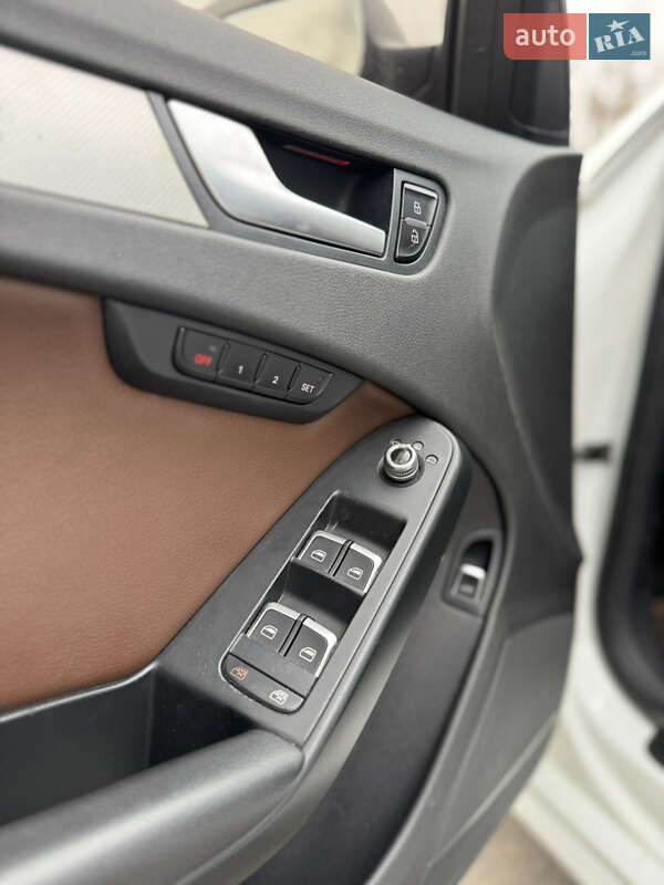 Седан Audi A4 2012 в Смілі