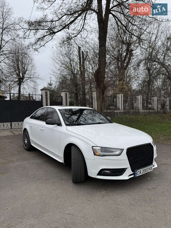 Седан Audi A4 2012 в Смілі