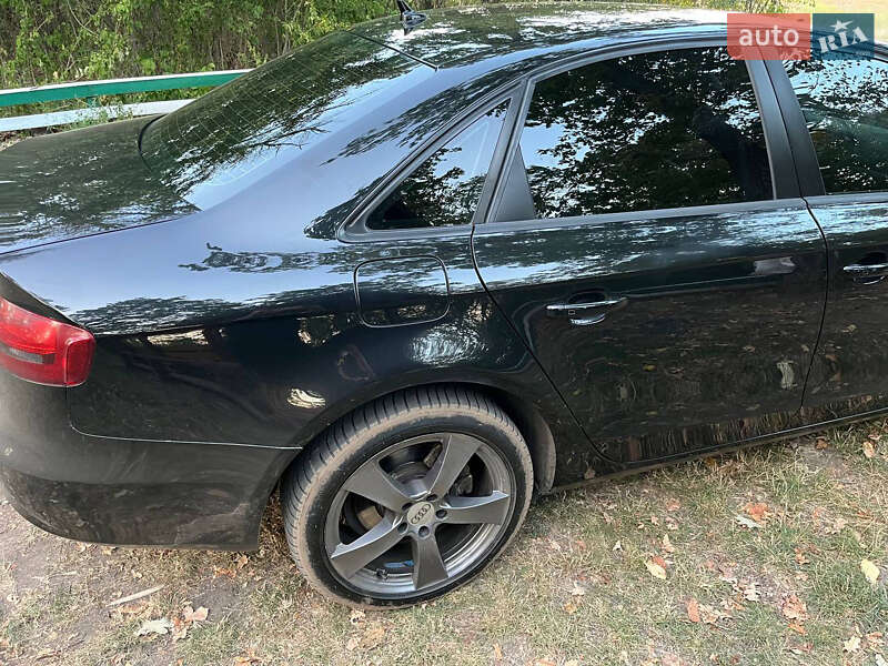 Седан Audi A4 2012 в Смеле