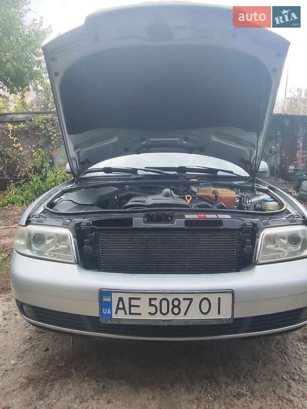 Седан Audi A4 1999 в Павлограді