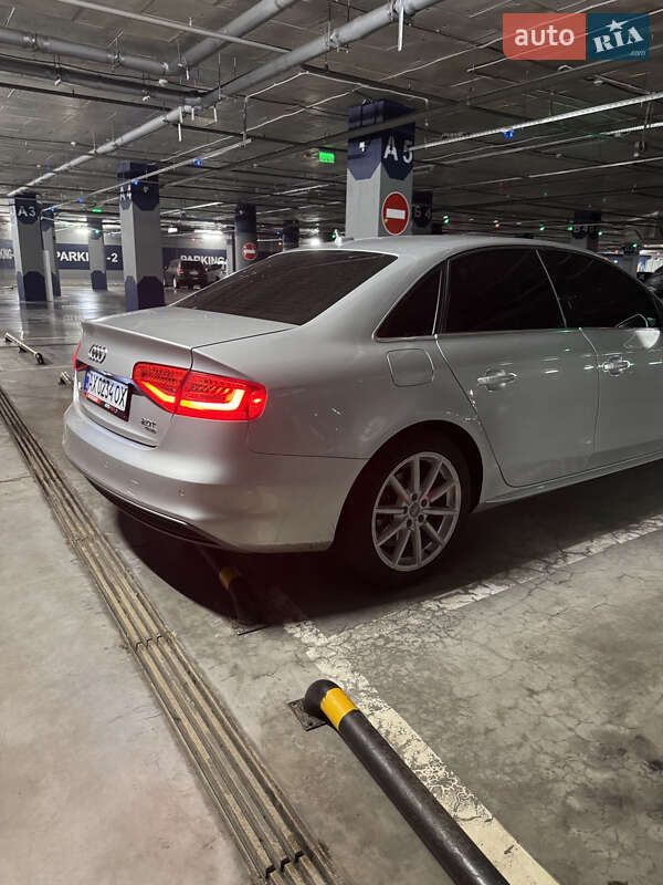 Седан Audi A4 2014 в Первомайске