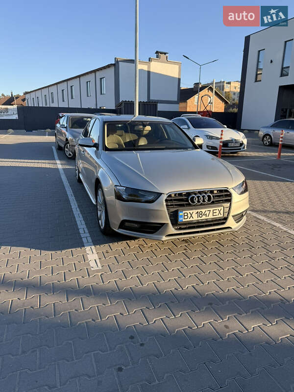 Седан Audi A4 2013 в Калиновке