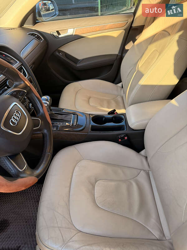 Седан Audi A4 2013 в Калиновке