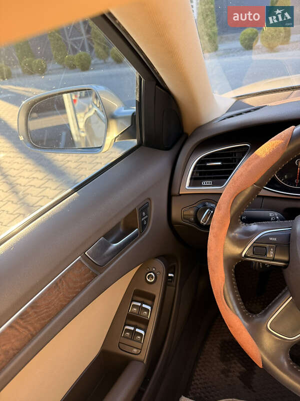 Седан Audi A4 2013 в Калиновке