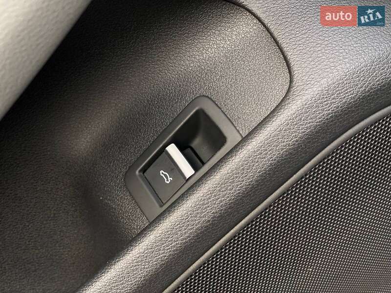 Универсал Audi A4 2018 в Киеве