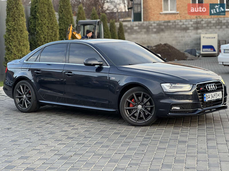 Седан Audi A4 2014 в Кропивницком
