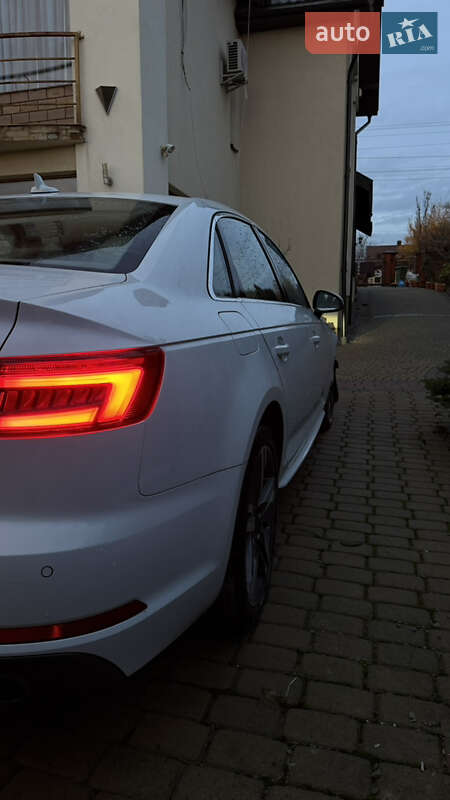 Седан Audi A4 2016 в Львові