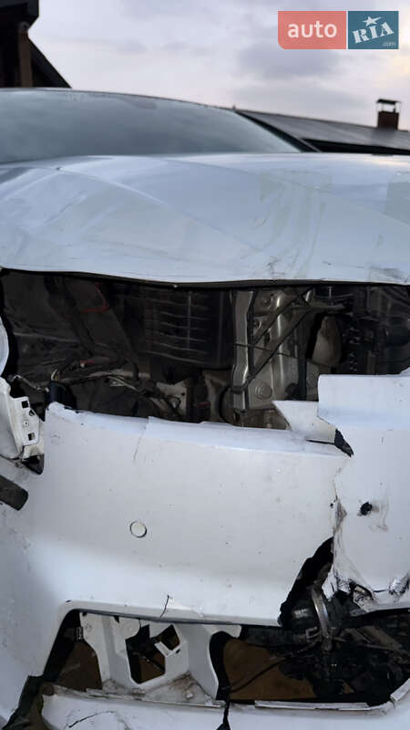 Седан Audi A4 2016 в Львові