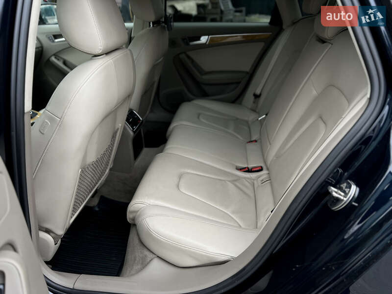 Седан Audi A4 2010 в Одессе