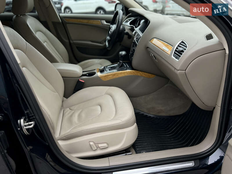 Седан Audi A4 2010 в Одессе