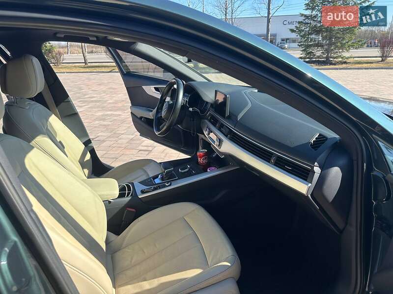 Седан Audi A4 2016 в Львове