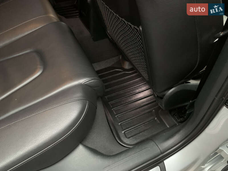 Седан Audi A4 2013 в Коростене