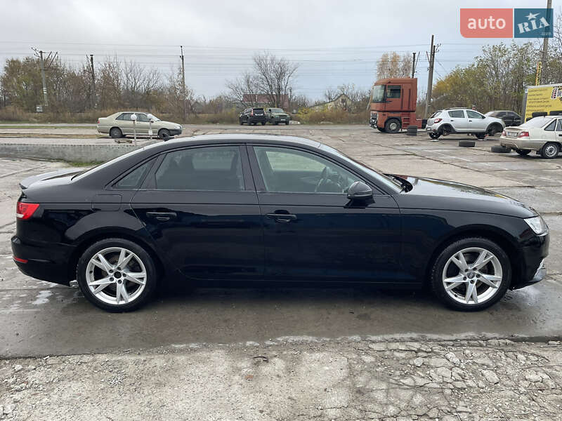 Седан Audi A4 2016 в Києві