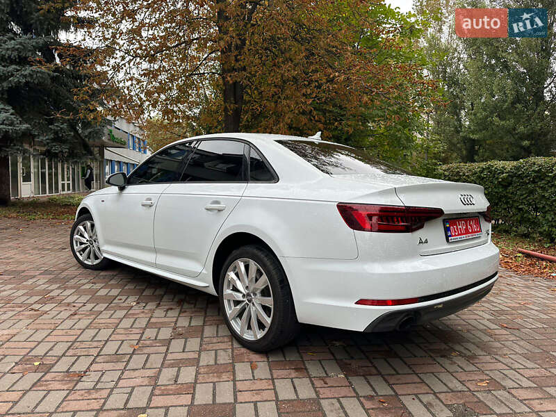 Седан Audi A4 2018 в Києві