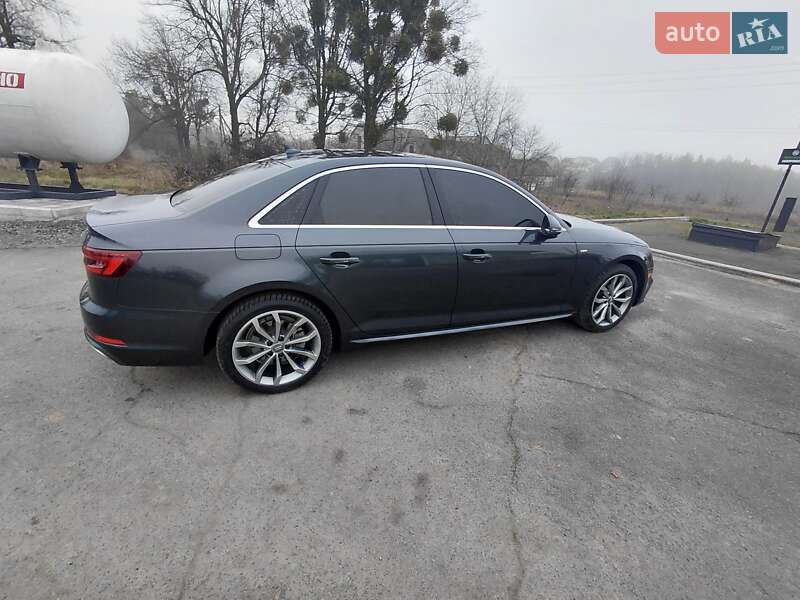 Седан Audi A4 2019 в Шпикові