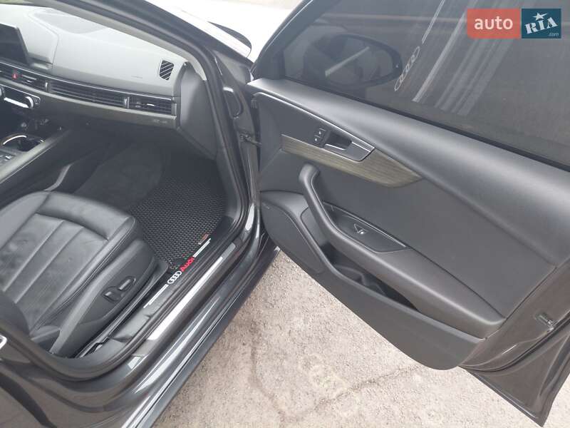 Седан Audi A4 2019 в Шпикові