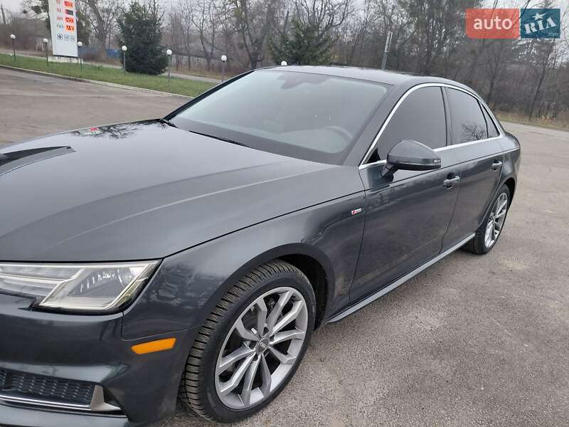 Седан Audi A4 2019 в Шпикові