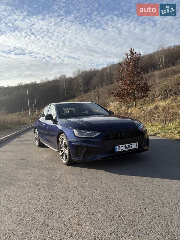 Седан Audi A4 2022 в Львові