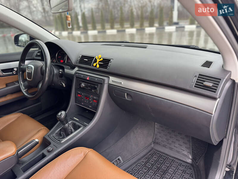 Седан Audi A4 2005 в Звягеле