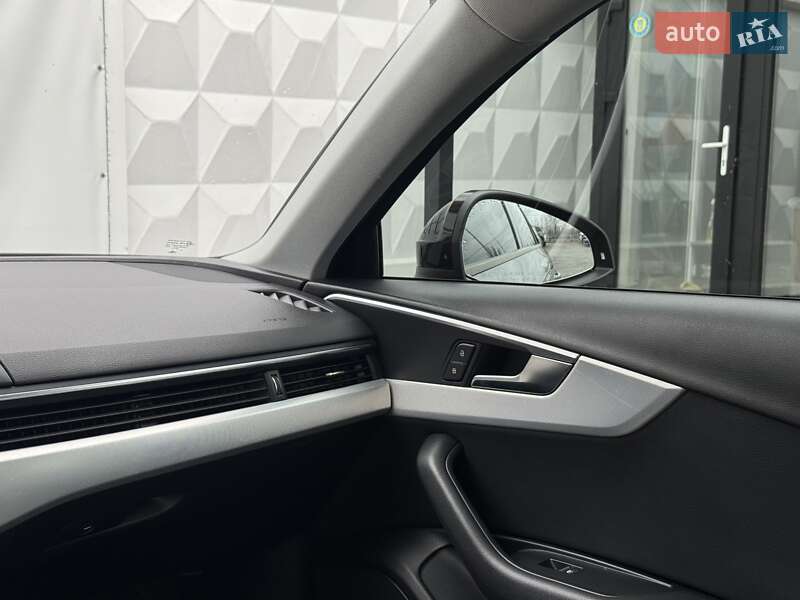 Седан Audi A4 2017 в Києві