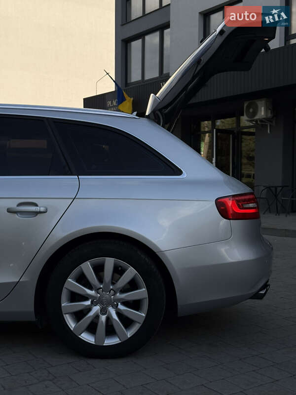 Универсал Audi A4 2012 в Новояворовске