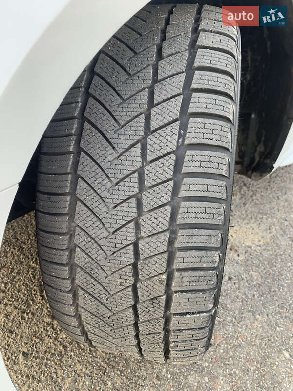 Седан Audi A4 2016 в Львове