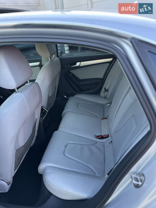 Седан Audi A4 2013 в Киеве