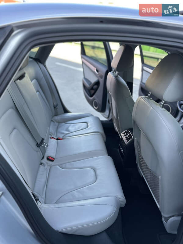 Седан Audi A4 2013 в Киеве