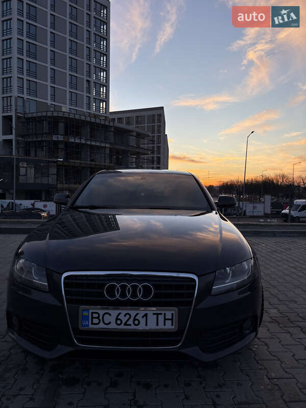 Седан Audi A4 2010 в Львові
