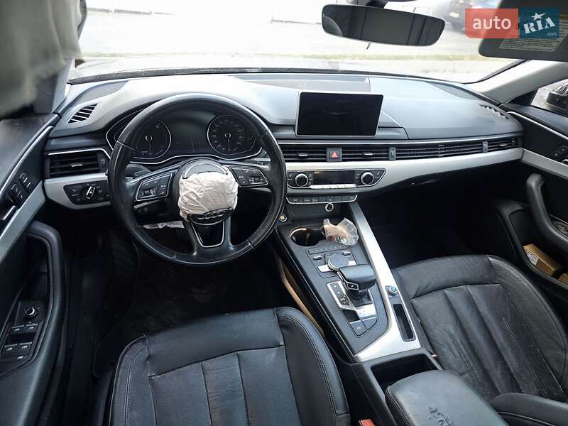 Седан Audi A4 2017 в Львове