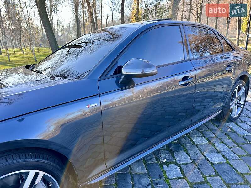 Седан Audi A4 2018 в Киеве
